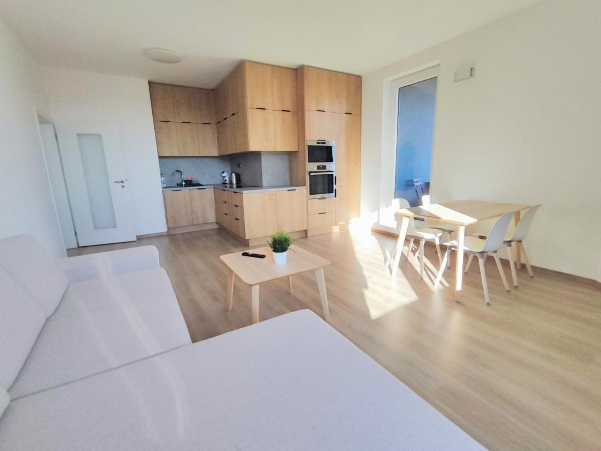 Schanz - Quietly Oriented - Private Parking - Balcony Μπρατισλάβα Εξωτερικό φωτογραφία